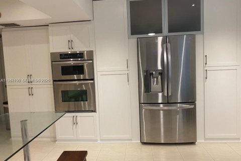 Casa en venta en Coral Gables, Florida, 5 dormitorios, 304.25 m2 № 2032502 - foto 27