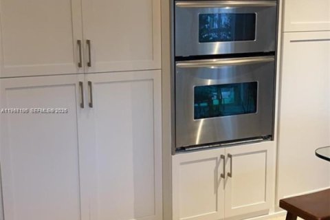 Casa en venta en Coral Gables, Florida, 5 dormitorios, 304.25 m2 № 2032502 - foto 28