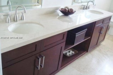 Casa en venta en Coral Gables, Florida, 5 dormitorios, 304.25 m2 № 2032502 - foto 23