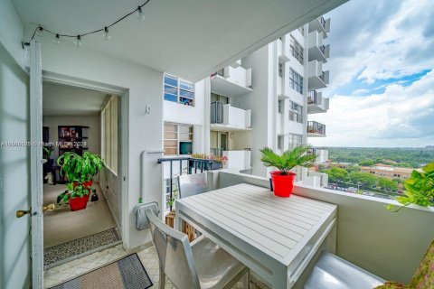 Condominio en venta en Aventura, Florida, 1 dormitorio, 81.1 m2 № 1103779 - foto 11