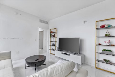 Купить кондоминиум в Майами, Флорида 1 спальня, 86.31м2, № 2185829 - фото 8