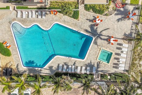 Снять в аренду кондоминиум в Форт-Лодердейл, Флорида 3 комнаты, 74.51м2, № 2177377 - фото 15
