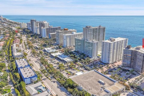 Снять в аренду кондоминиум в Форт-Лодердейл, Флорида 3 комнаты, 74.51м2, № 2177377 - фото 9