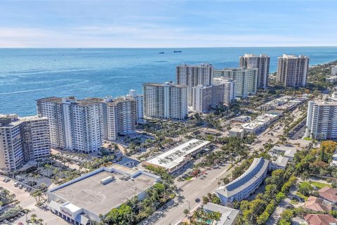 Снять в аренду кондоминиум в Форт-Лодердейл, Флорида 3 комнаты, 74.51м2, № 2177377 - фото 8