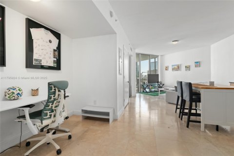 Condominio en venta en Miami, Florida, 1 dormitorio, 68.75 m2 № 1727137 - foto 6