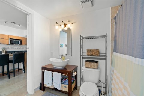 Condominio en venta en Miami, Florida, 1 dormitorio, 68.75 m2 № 1727137 - foto 11