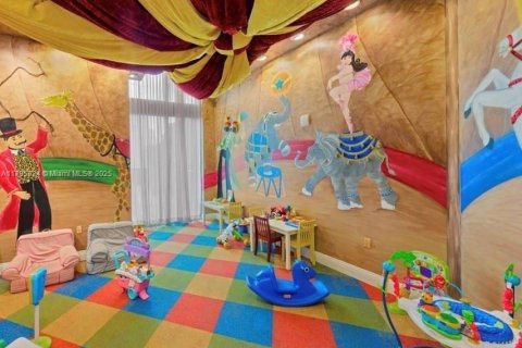 Condominio en venta en Miami, Florida, 1 dormitorio, 68.75 m2 № 1727137 - foto 16