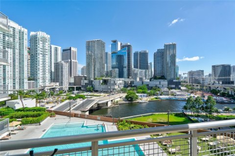 Condominio en venta en Miami, Florida, 1 dormitorio, 68.75 m2 № 1727137 - foto 1