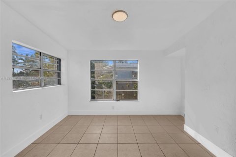 Casa en venta en Fort Lauderdale, Florida, 3 dormitorios, 79.06 m2 № 1969352 - foto 9