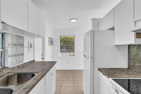 Casa en venta en Fort Lauderdale, Florida, 3 dormitorios, 79.06 m2 № 1969352 - foto 21