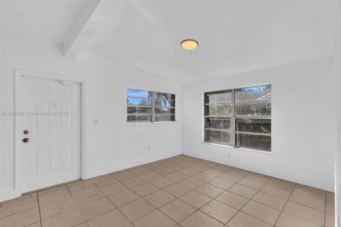 Casa en venta en Fort Lauderdale, Florida, 3 dormitorios, 79.06 m2 № 1969352 - foto 10