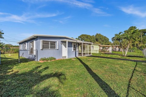 Casa en venta en Fort Lauderdale, Florida, 3 dormitorios, 79.06 m2 № 1969352 - foto 13