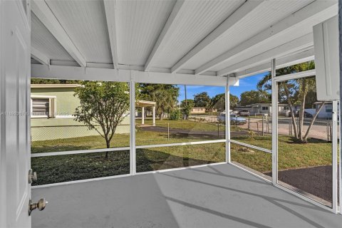 Casa en venta en Fort Lauderdale, Florida, 3 dormitorios, 79.06 m2 № 1969352 - foto 17