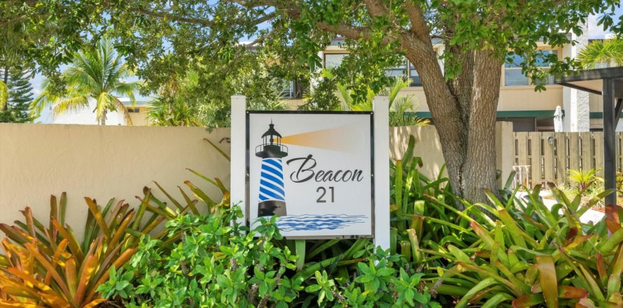 Condo in Jensen Beach, Florida, 2 bedrooms  № 1173993