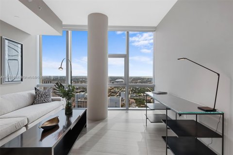 Condominio en alquiler en Miami, Florida, 4 dormitorios, 307.69 m2 № 1997791 - foto 21