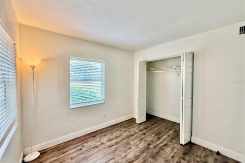 Condo in Tampa, Florida, 1 bedroom  № 1652311 - photo 11