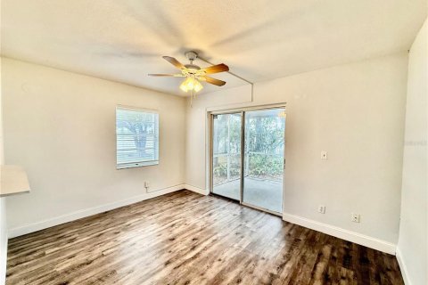 Condo in Tampa, Florida, 1 bedroom  № 1652311 - photo 2