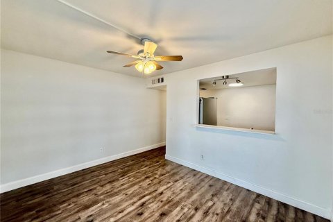 Condo in Tampa, Florida, 1 bedroom  № 1652311 - photo 4