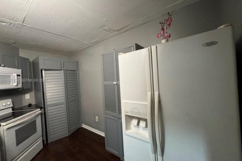 Condominio en alquiler en Miami, Florida, 3 dormitorios, 117.61 m2 № 1988127 - foto 7