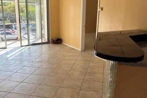 Condominio en venta en Oakland Park, Florida, 1 dormitorio, 55.74 m2 № 2082415 - foto 2
