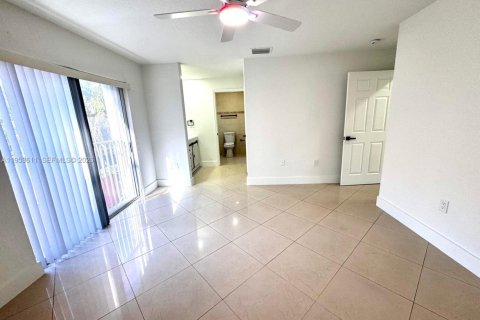 Condominio en alquiler en Doral, Florida, 3 dormitorios, 123.56 m2 № 2007920 - foto 17