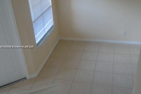 Снять в аренду таунхаус в Дания-Бич, Флорида 3 спальни, 129.23м2, № 1944344 - фото 9