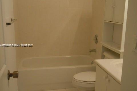 Снять в аренду таунхаус в Дания-Бич, Флорида 3 спальни, 129.23м2, № 1944344 - фото 12