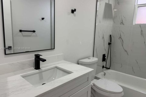 Apartamento en alquiler en Miami, Florida, 1 dormitorio, 55.56 m2 № 2067733 - foto 12