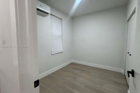 Apartamento en alquiler en Miami, Florida, 1 dormitorio, 55.56 m2 № 2067733 - foto 8