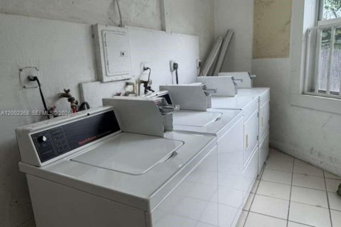 Apartamento en alquiler en Miami, Florida, 1 dormitorio, 55.56 m2 № 2067733 - foto 17