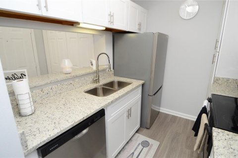 Copropriété à louer à Saint Petersburg, Floride: 1 chambre, 61.78 m2 № 2149366 - photo 10