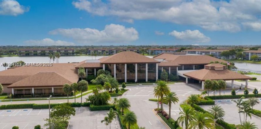 Condo in Pembroke Pines, Florida, 2 bedrooms  № 2068722