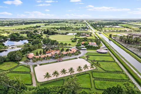 Apartment in Wellington, Florida 6 bedrooms, 2455.41 sq.m. № 2186972 - photo 2
