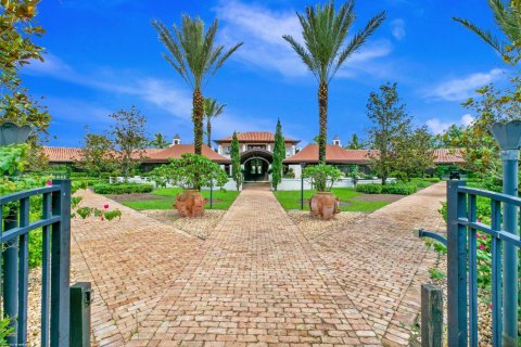 Apartment in Wellington, Florida 6 bedrooms, 2455.41 sq.m. № 2186972 - photo 12