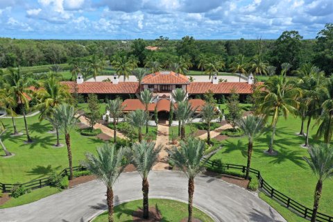 Apartment in Wellington, Florida 6 bedrooms, 2455.41 sq.m. № 2186972 - photo 9