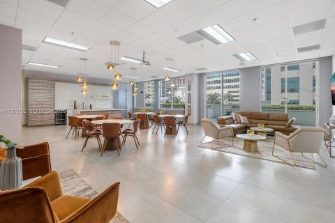 Copropriété à vendre à Miami, Floride: 2 chambres, 102.66 m2 № 2028479 - photo 25