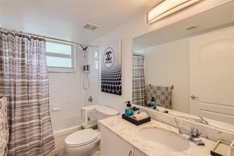 Condominio en venta en Miami, Florida, 2 dormitorios, 102.66 m2 № 2028479 - foto 14