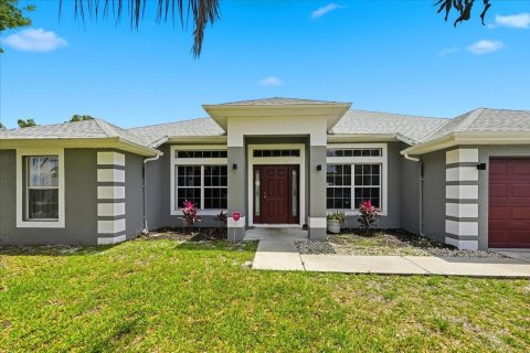 House in Port St. Lucie, Florida 4 bedrooms, 202.71 sq.m. № 2077876 - photo 2