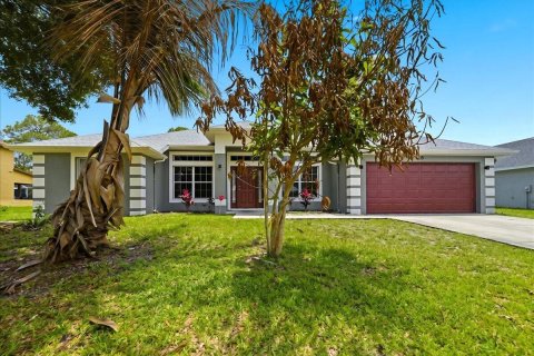 House in Port St. Lucie, Florida 4 bedrooms, 202.71 sq.m. № 2077876