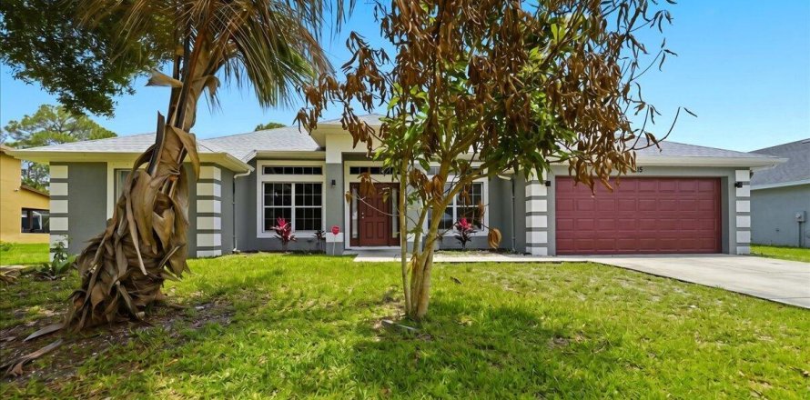 House in Port St. Lucie, Florida 4 bedrooms, 202.71 sq.m. № 2077876
