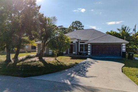 House in Port St. Lucie, Florida 4 bedrooms, 202.71 sq.m. № 2077876 - photo 4
