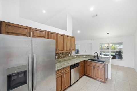 House in Port St. Lucie, Florida 4 bedrooms, 202.71 sq.m. № 2077876 - photo 15