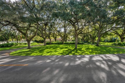 Casa en venta en Miami, Florida, 5 dormitorios, 278.99 m2 № 2028884 - foto 20