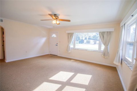 House in Sanford, Florida 5 bedrooms, 207.17 sq.m. № 1905015 - photo 14