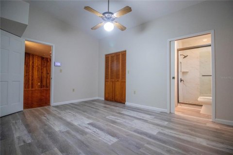 House in Sanford, Florida 5 bedrooms, 207.17 sq.m. № 1905015 - photo 24