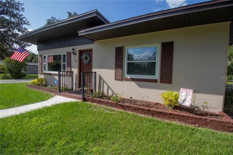 House in Sanford, Florida 5 bedrooms, 207.17 sq.m. № 1905015 - photo 11