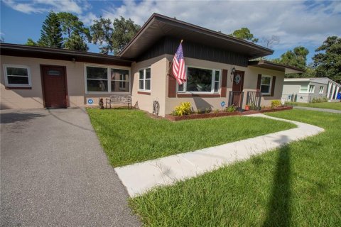 House in Sanford, Florida 5 bedrooms, 207.17 sq.m. № 1905015 - photo 9