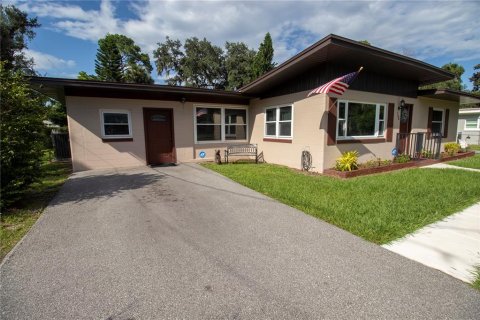 House in Sanford, Florida 5 bedrooms, 207.17 sq.m. № 1905015 - photo 8