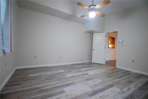 House in Sanford, Florida 5 bedrooms, 207.17 sq.m. № 1905015 - photo 25