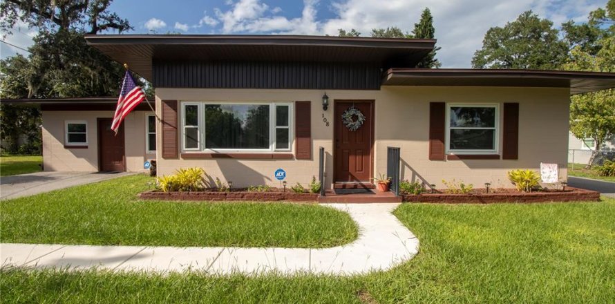 House in Sanford, Florida 5 bedrooms, 207.17 sq.m. № 1905015